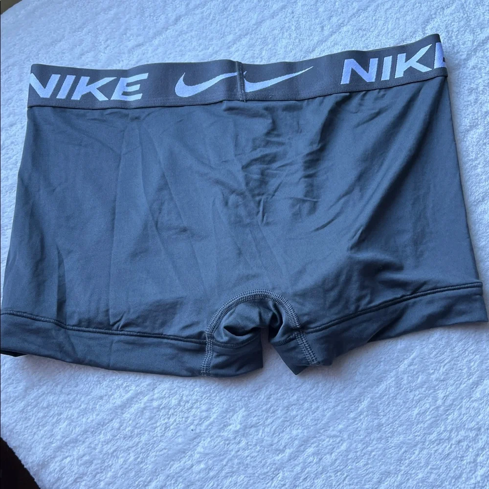 Nike Men’s Dri-Fit Essential Micro Trunk